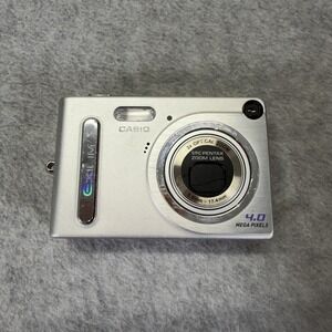 Casio Exilim Zoom EX-Z4 4.0 Megapixel Digital Camera Untested For Parts